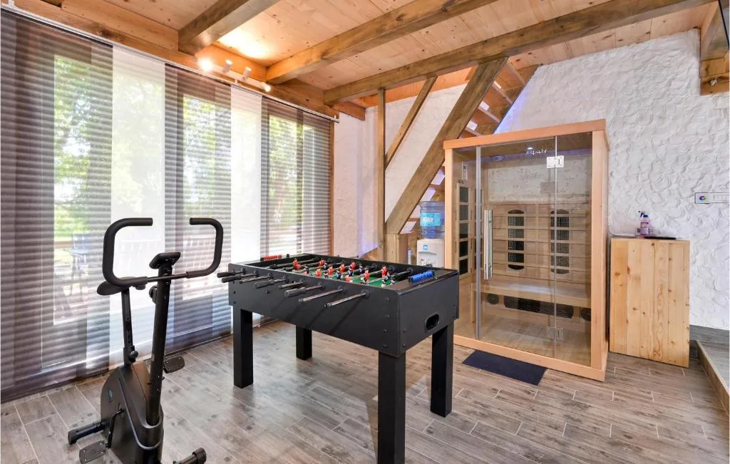 Beautiful Home In Sveti Ivan Zelina With Sauna — 3