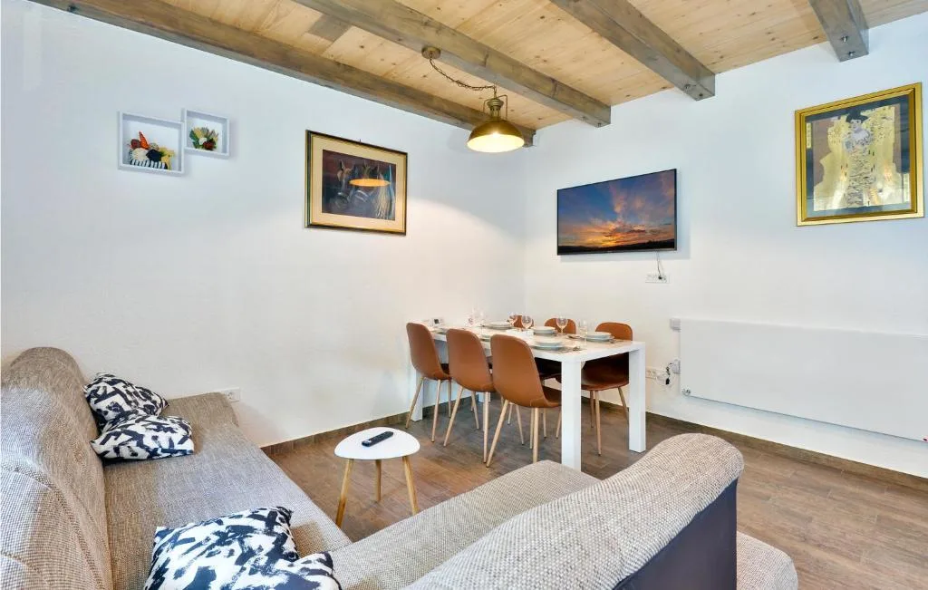 Beautiful Home In Sveti Ivan Zelina With Sauna — 4