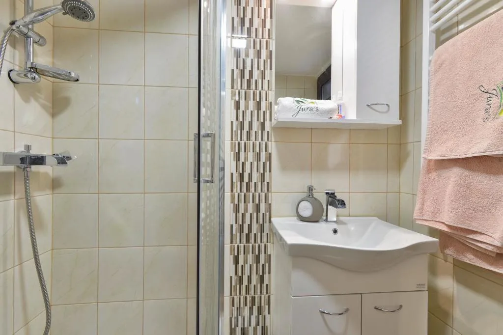 Juras Country House, bazen, sauna ,hot tube,vrt — 3