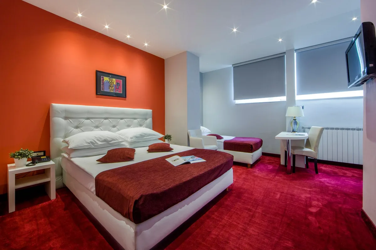 Hotel Central — 5