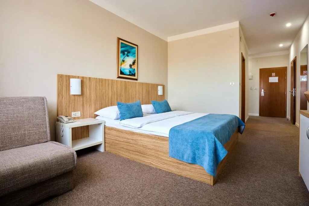 Hotel Phoenix — 2