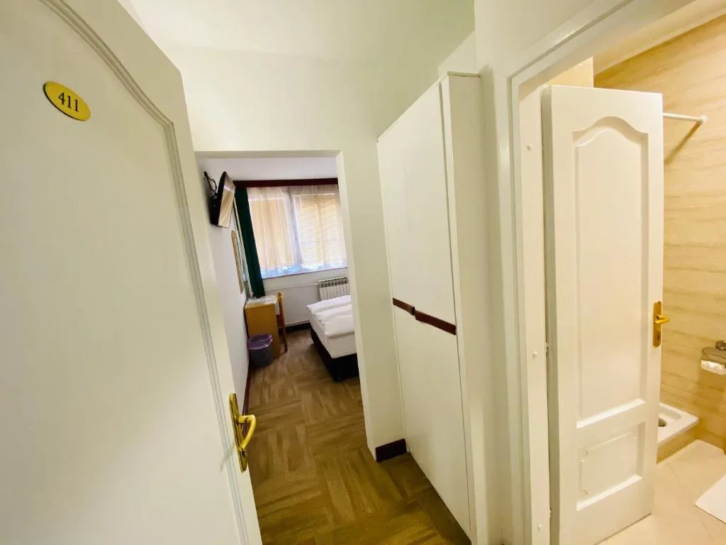Hotel Slavonija — 2
