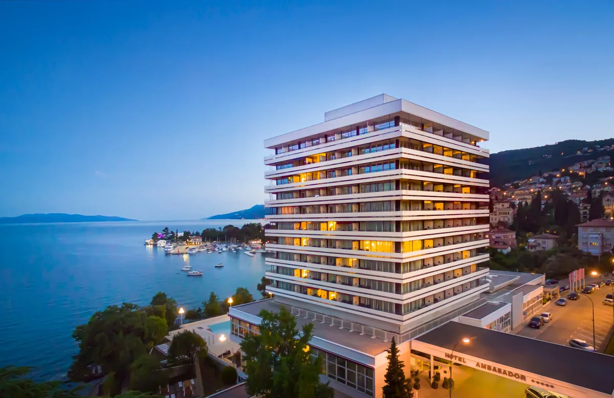 Hotel Ambasador — 5