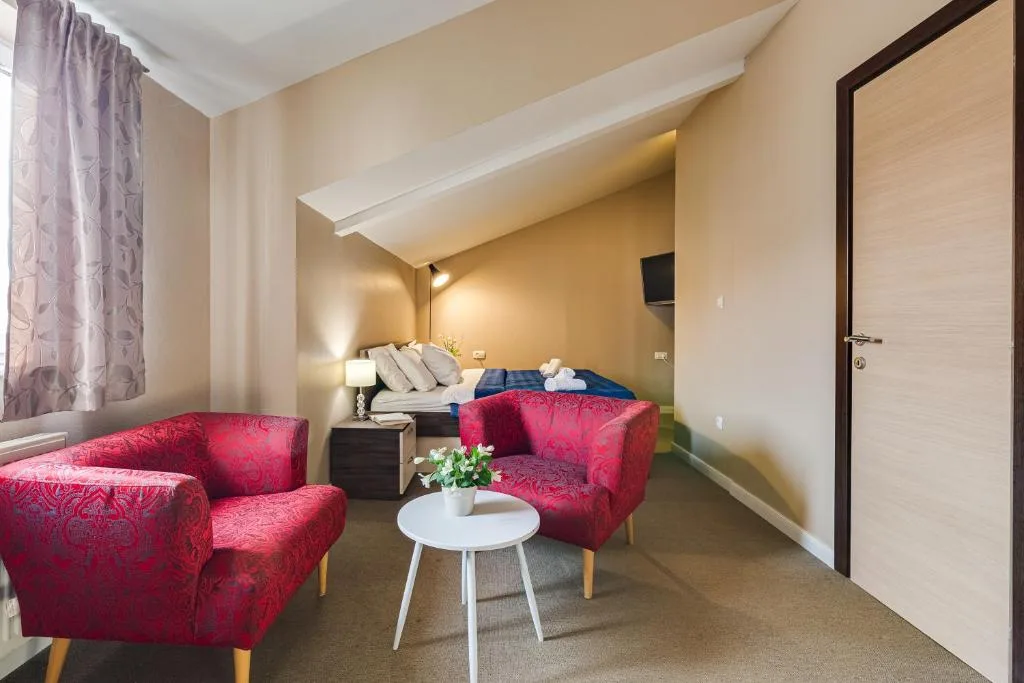 Hotel Sky — 4