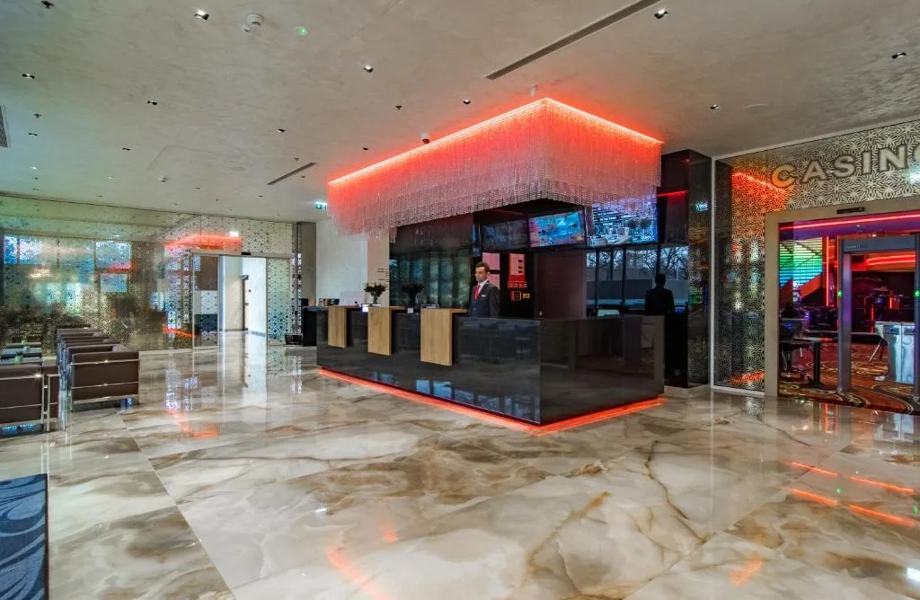 Admiral Hotel — 4