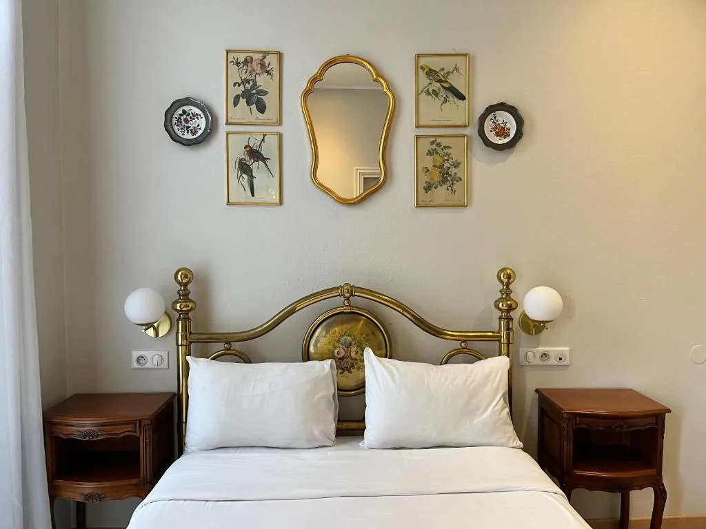 Irin Hotel — 2