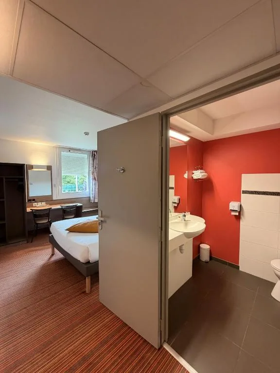 Hôtel Goodwood Caen Mémorial — 3