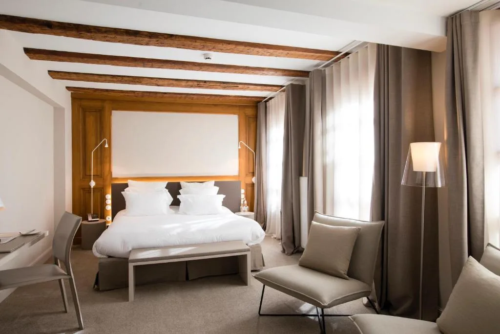 Relais & Châteaux La Maison Des Têtes — 1