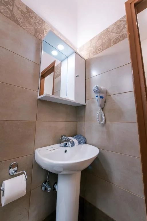 Hotel Cronos — 3