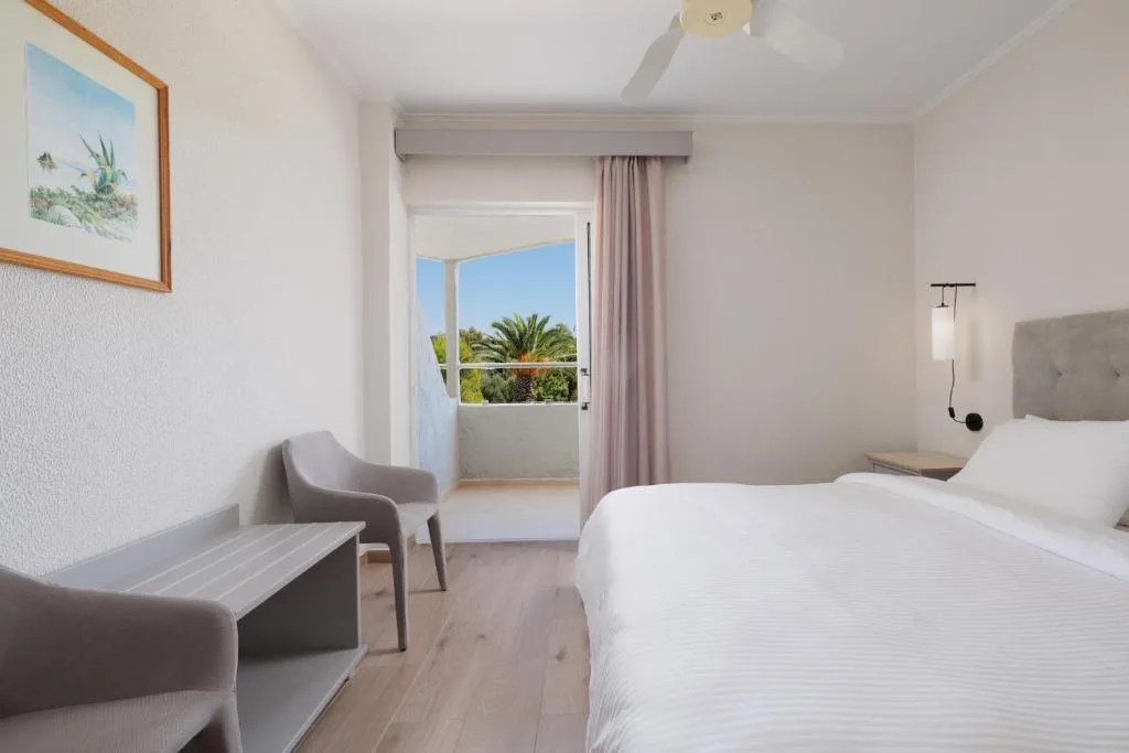Livadi Nafsika Hotel — 2