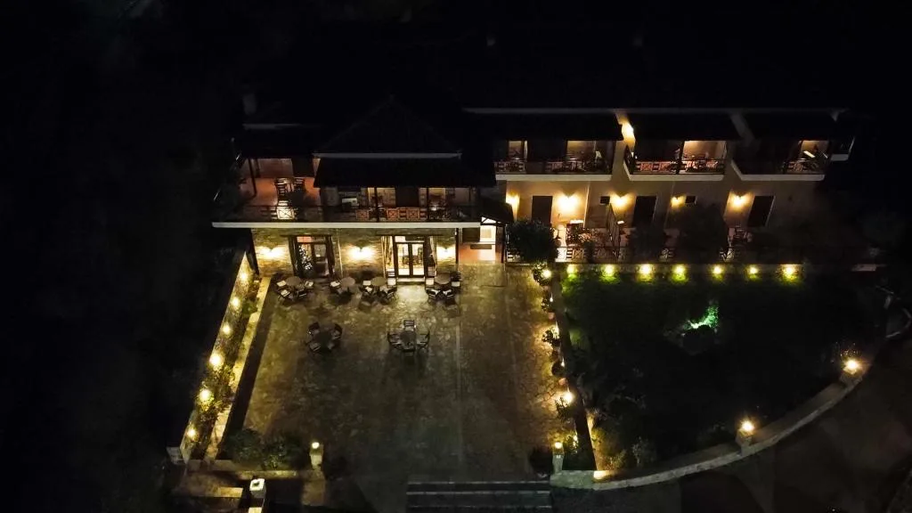 Dellas Boutique Hotel — 2