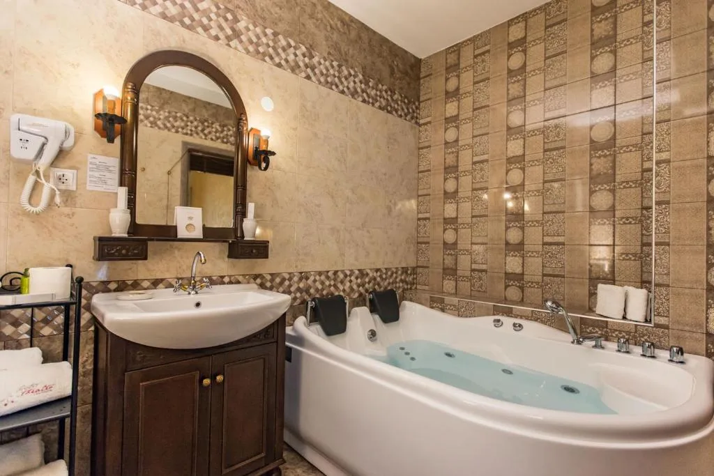 Theatro Hotel Odysseon — 3