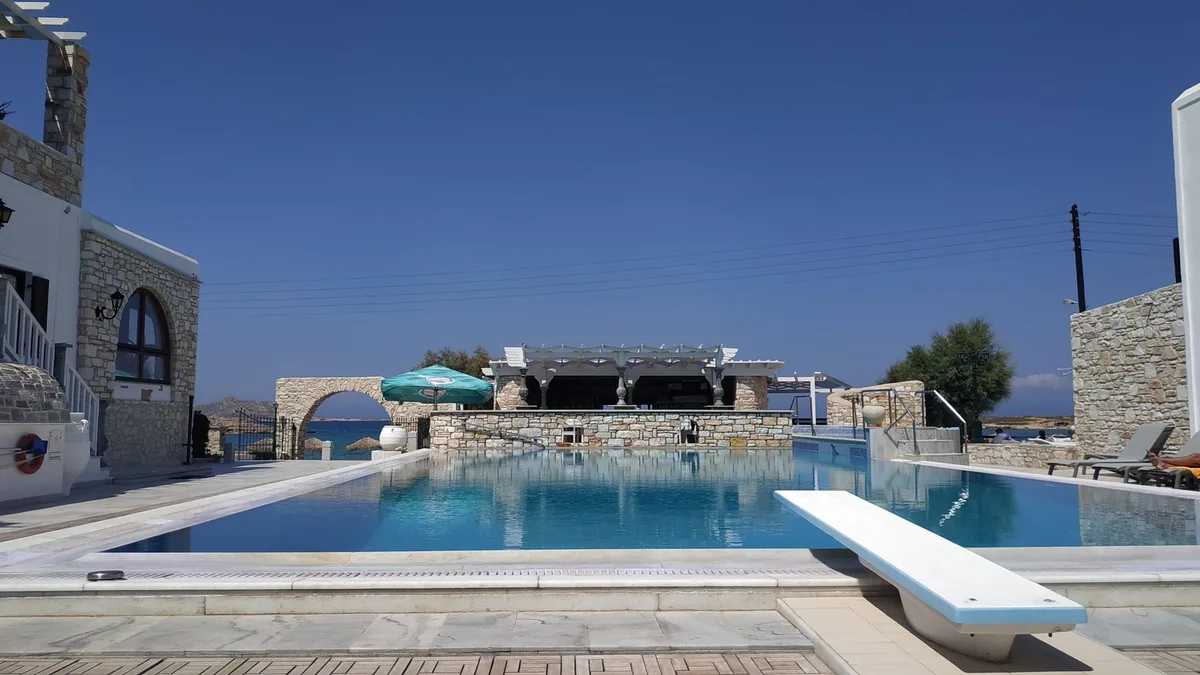 Contaratos Beach Hotel — 3