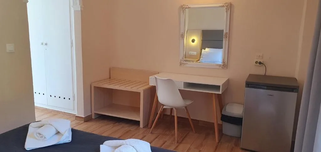 Paleo Inn Hotel — 3