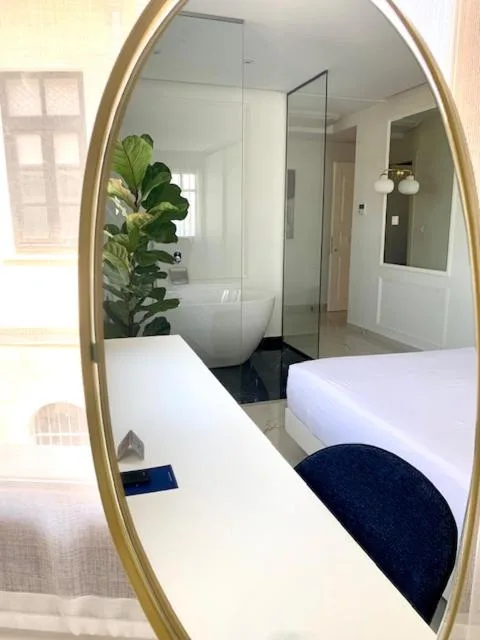 BLUE LUXURY SUITES