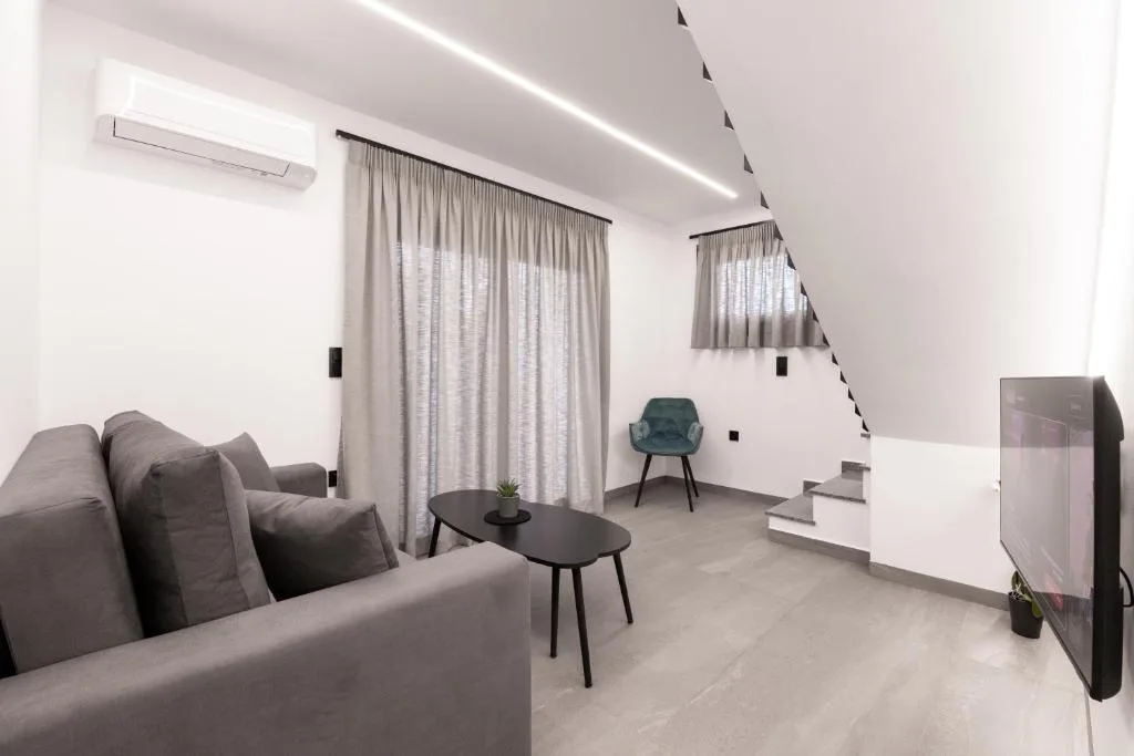 La Boheme modern living — 5