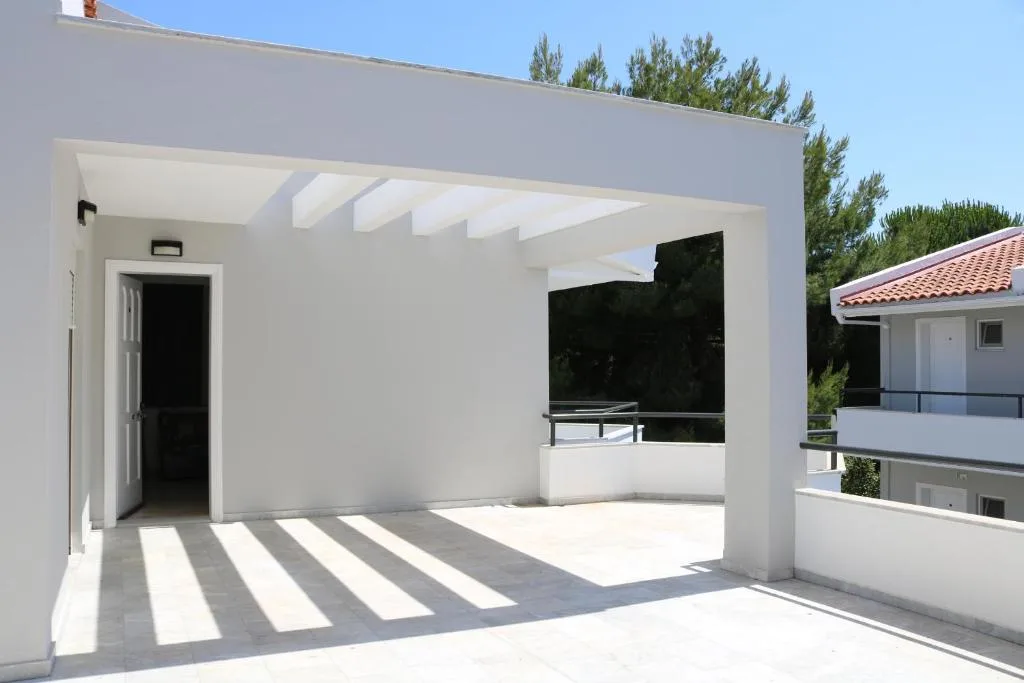Mitika Hotel Apartments — 5