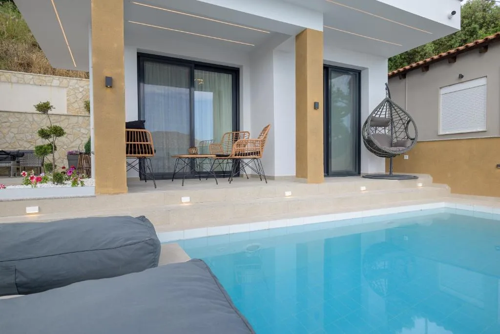 Vrachos Luxury Maisonettes — 3