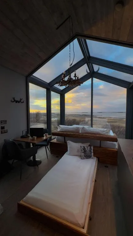 Panorama Glass Lodge WEST — 2