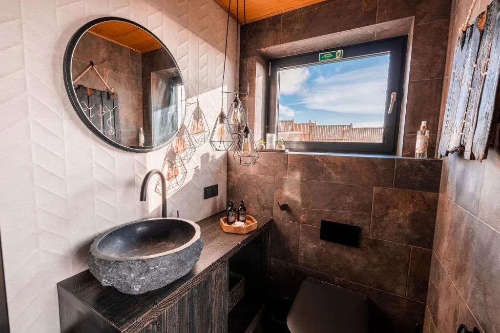 Panorama Glass Lodge WEST — 3
