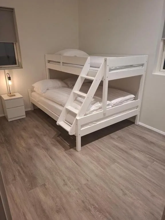 Peaceful and well located with hot tub in Akranes- Íceland — 2