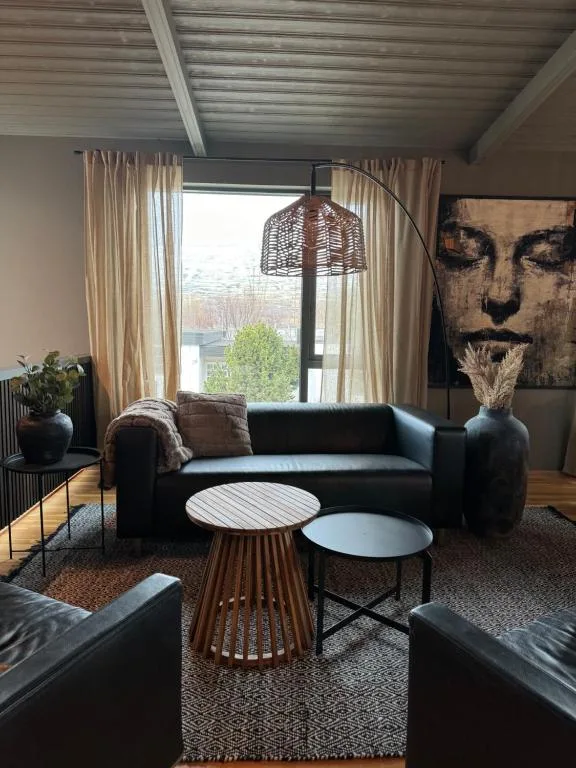 LL Properties - L19 Spacious Boutique Apartment