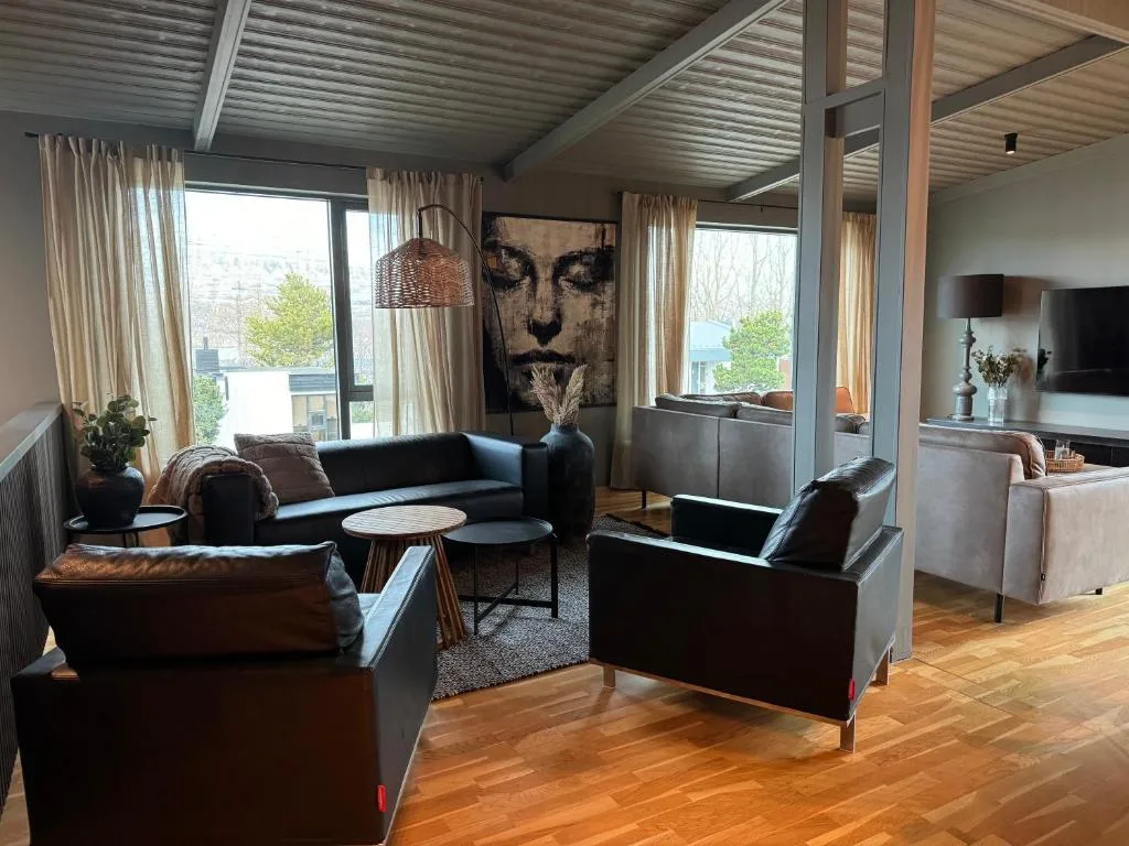 LL Properties - L19 Spacious Boutique Apartment — 3