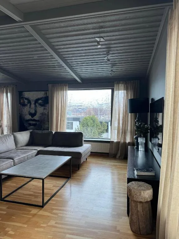LL Properties - L19 Spacious Boutique Apartment — 4