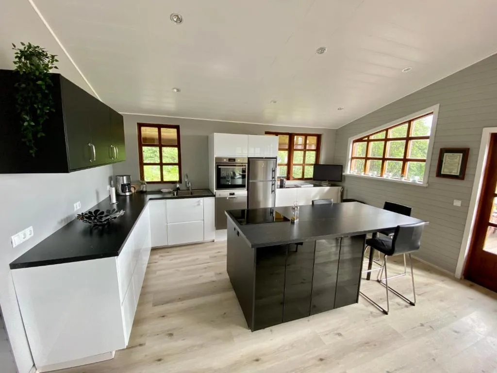 Discover Iceland Private Lodges Two Houses — 5