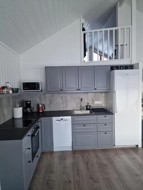 Cottage - two bedrooms — 5