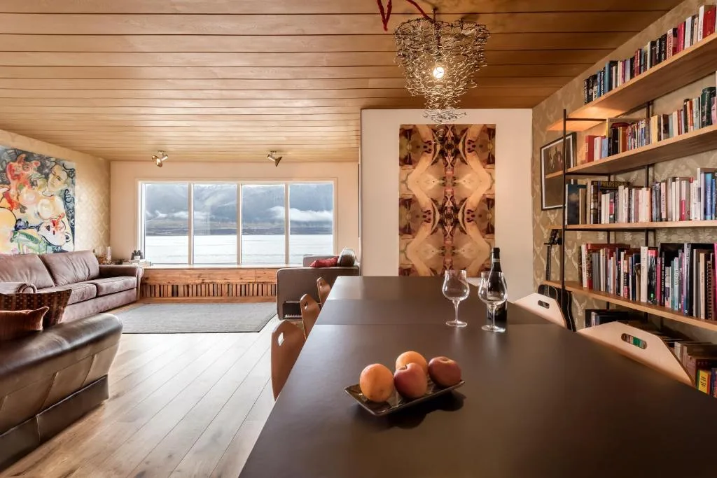 Art & Nature Retreat in Iceland - The Crib Rocks — 5