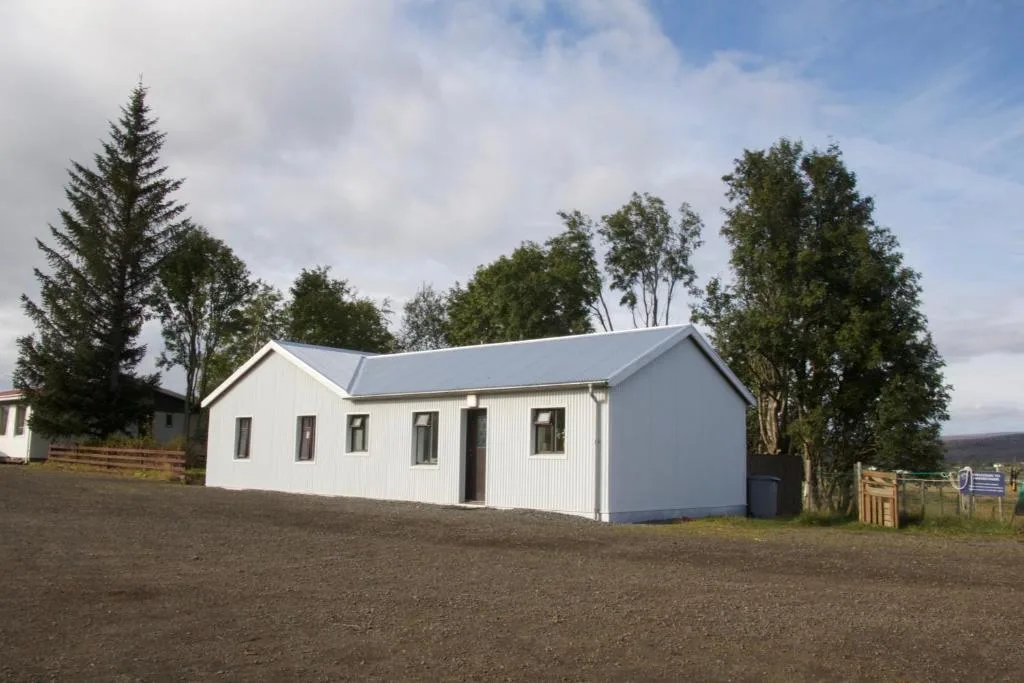 Finnsstaðir Holiday Home with Hot tub — 2