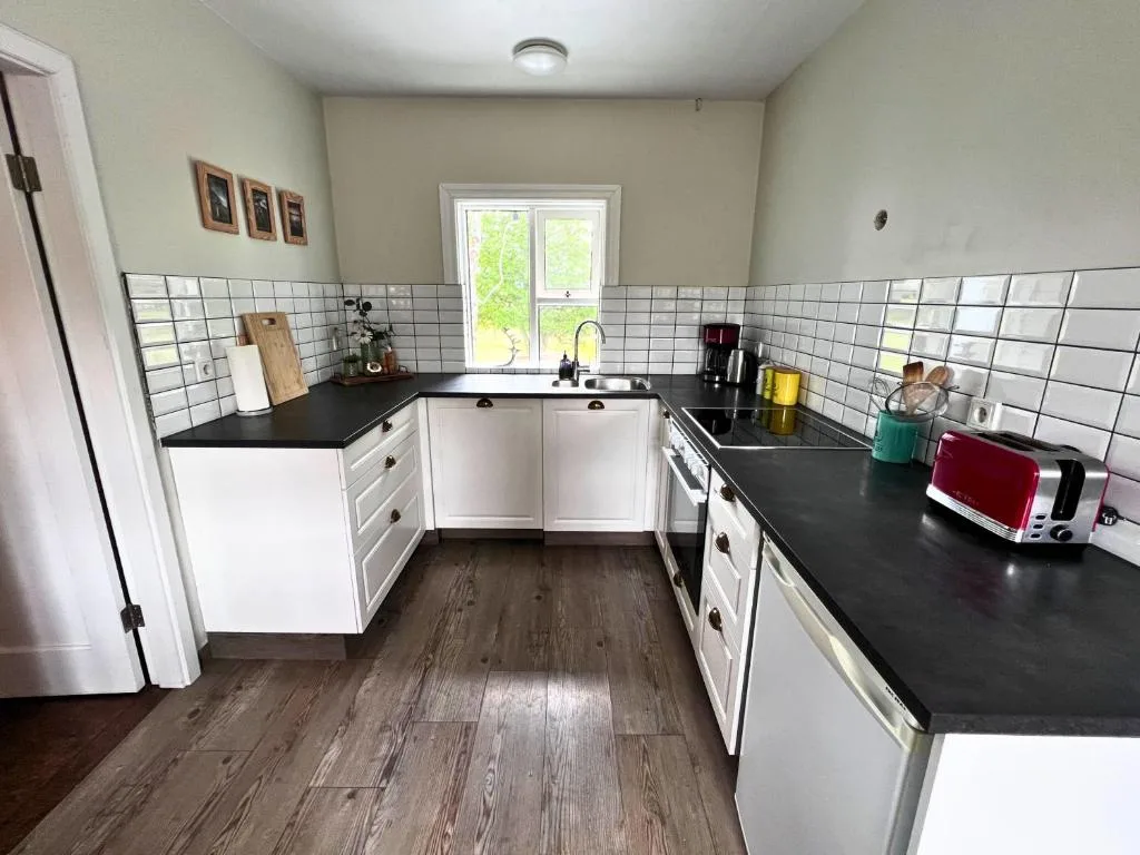 Finnsstaðir Holiday Home with Hot tub — 4