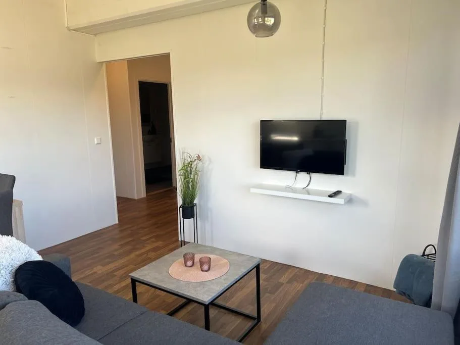 Lakeside Apartments - A — 5