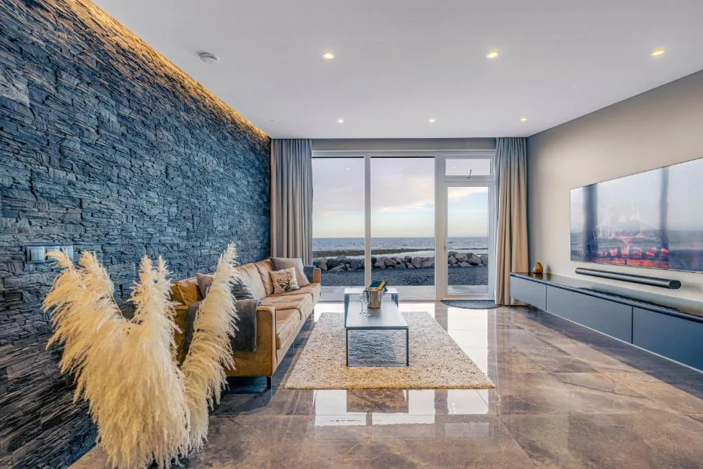 Bay View Apartments — 4