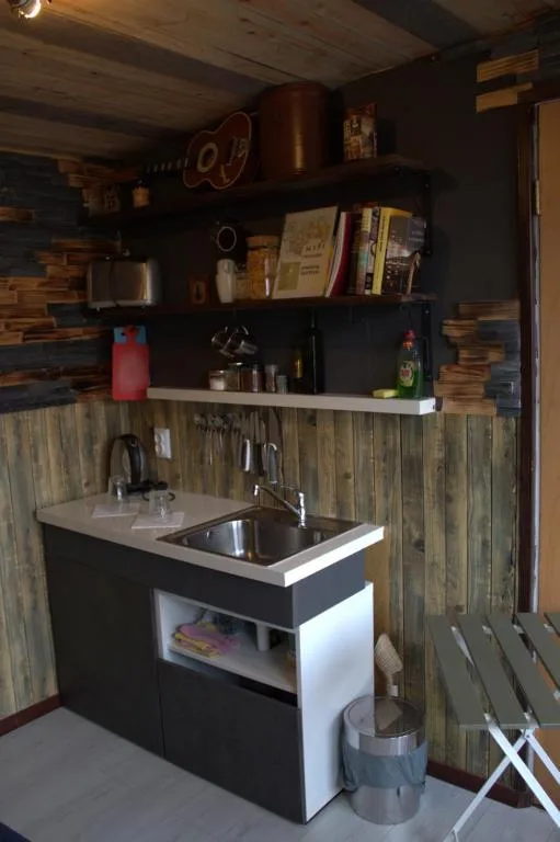 Hunters little house — 4