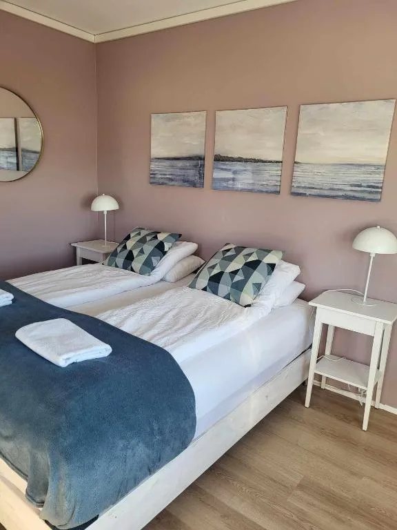 Grindavik Guesthouse self check in & out — 2
