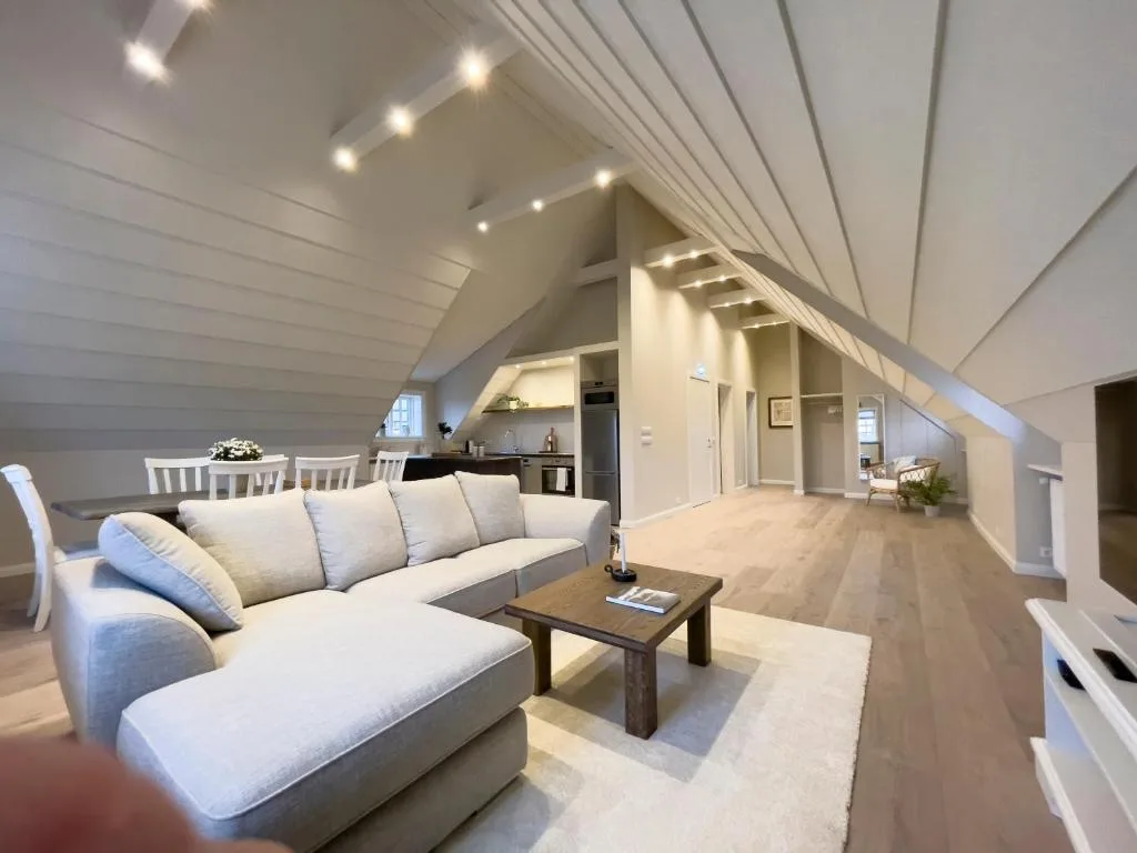 Kristinsson Apartments second floor — 5