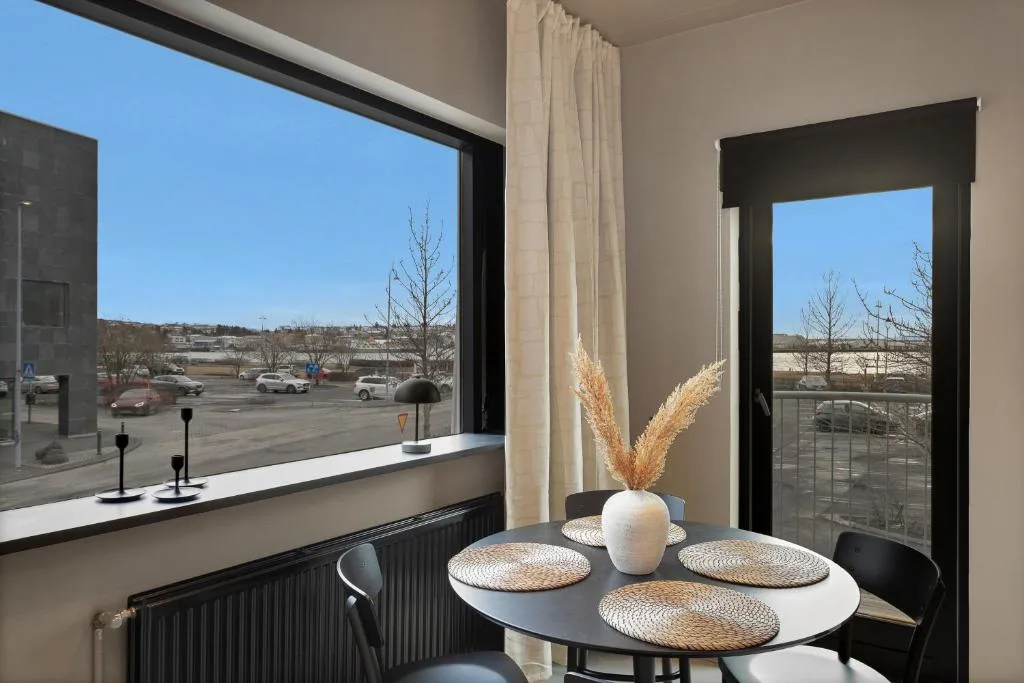 Apartment by the sea in the heart of Hafnarfjörður — 4