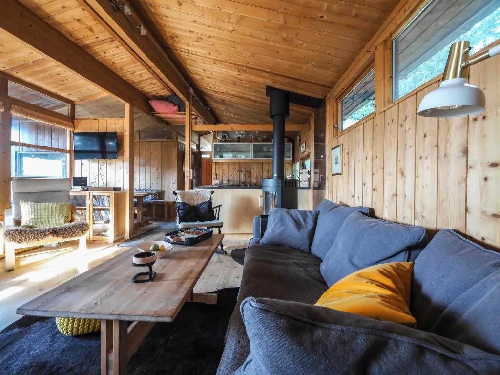 Lovely Cabin in the Capital Area with hot tube — 5