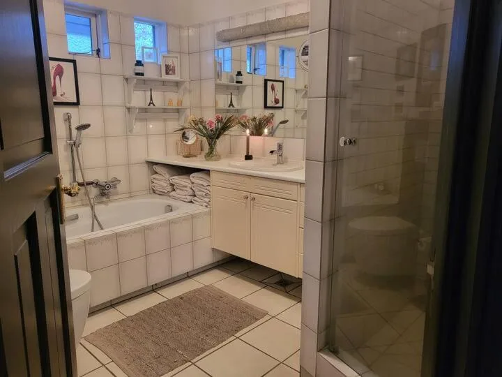 Luxury Villa, hot & cold tub for 8 person — 3