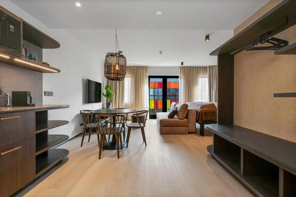 Strand Hotel Apartments — 4