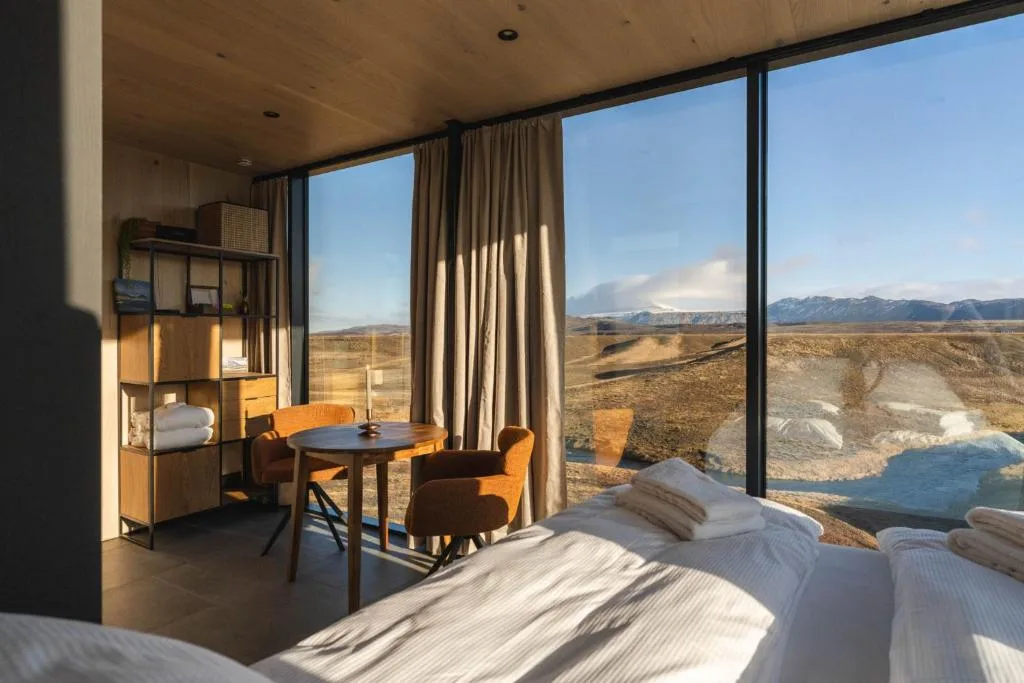 Glacial Glass Cabin — 2