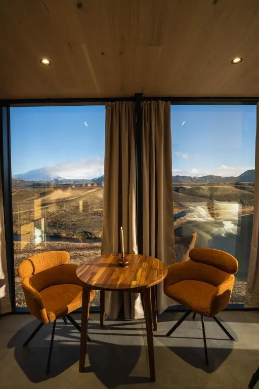 Glacial Glass Cabin — 5