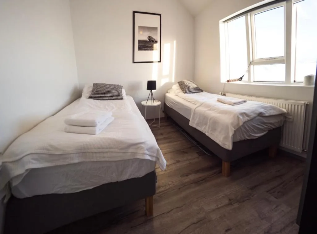 Hellatún Guest House! — 2