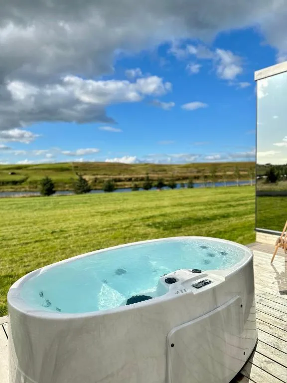 Nest Retreat Iceland - Mirror Houses by the Rangá river — 2