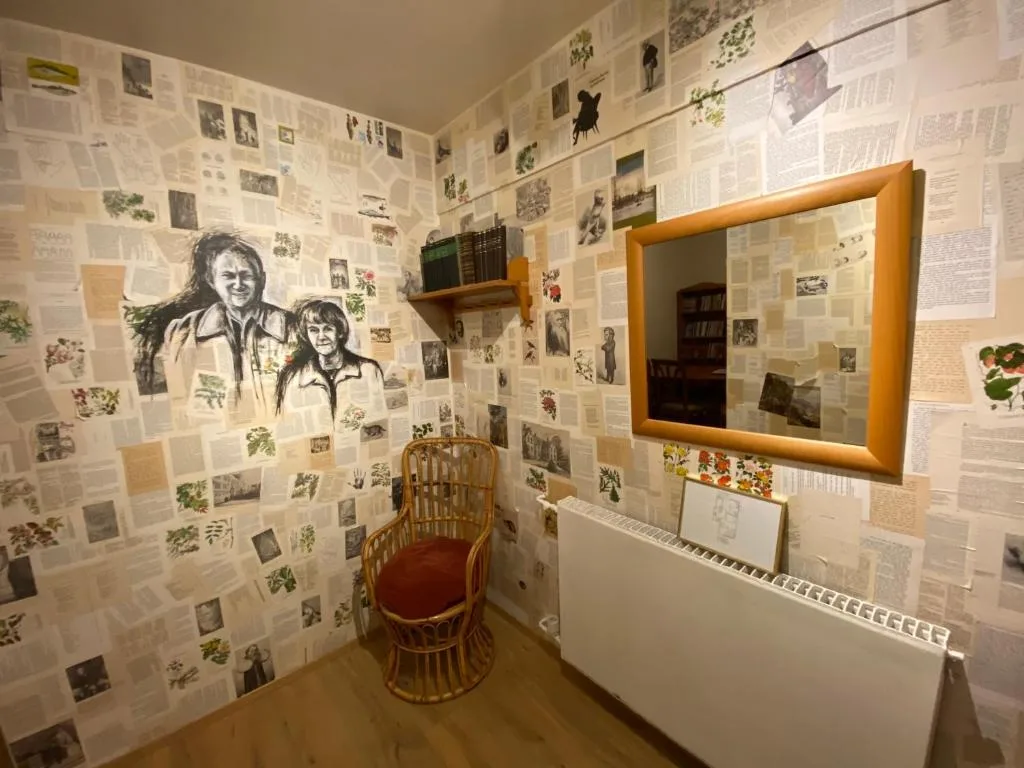 The Bookstore Family Apartment — 3