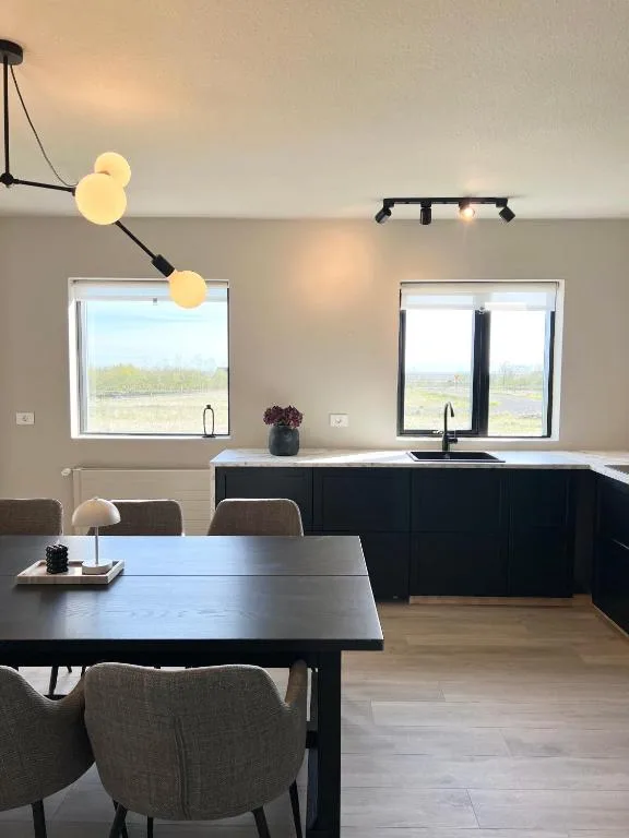 The Greyhouse "Big Apartment" — 4