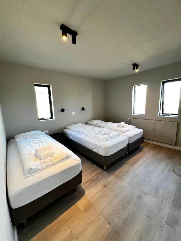 The Greyhouse "Big Apartment" — 5