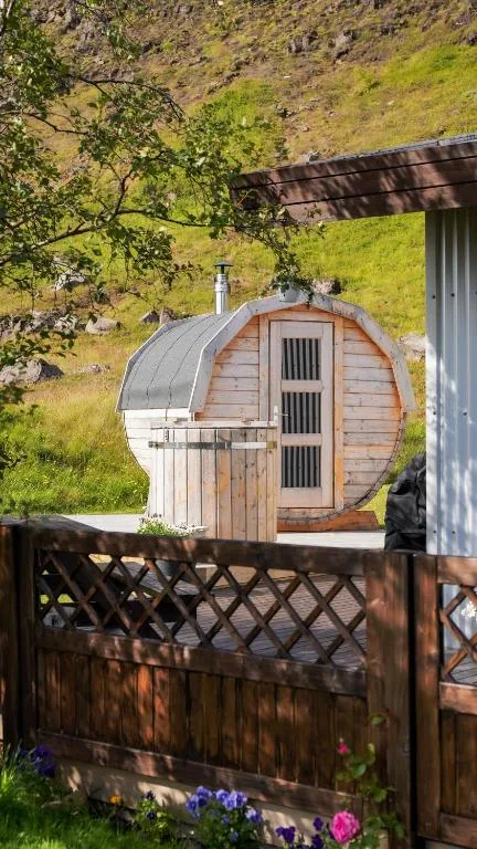 Kamburinn Cottage — 2